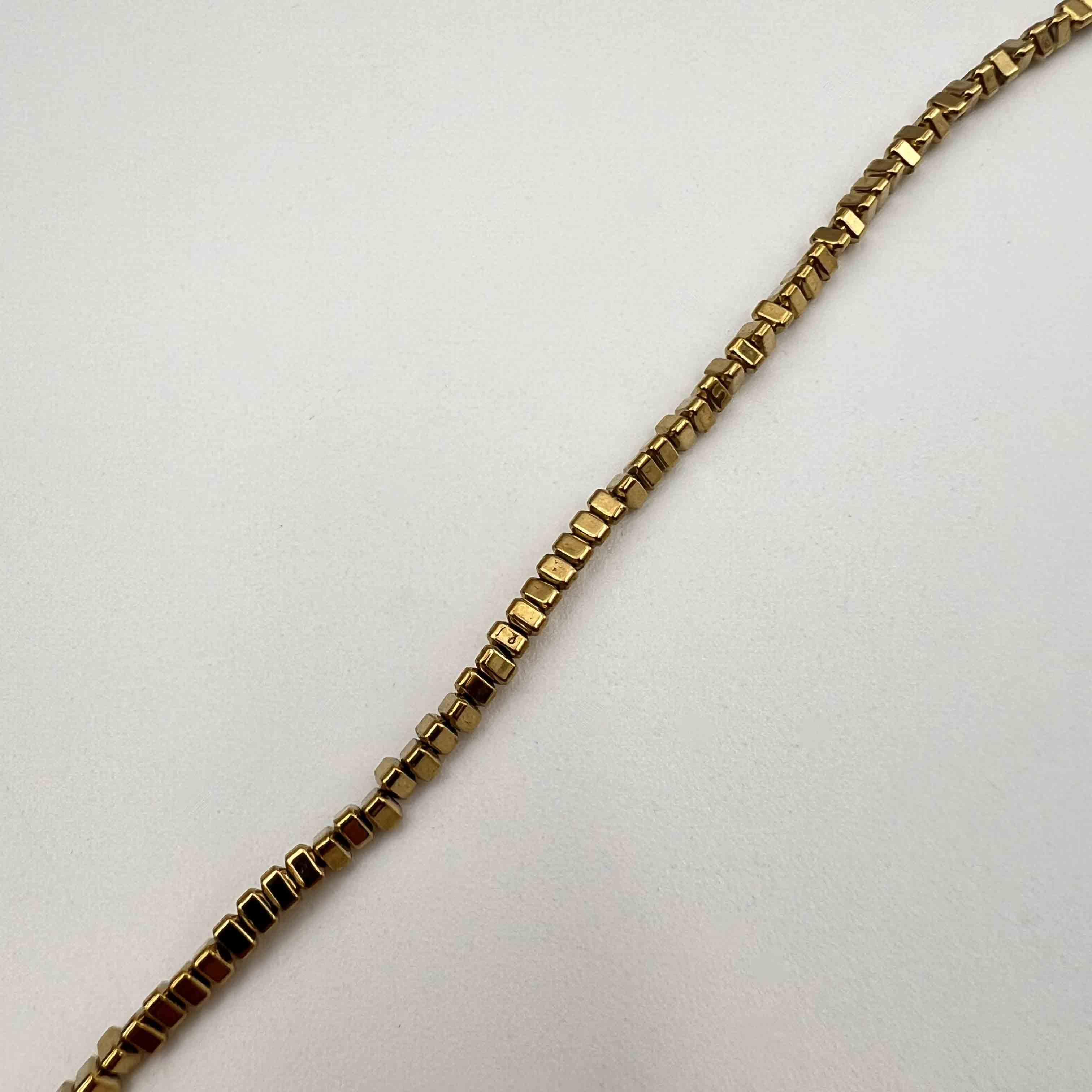 Triangles en hématite