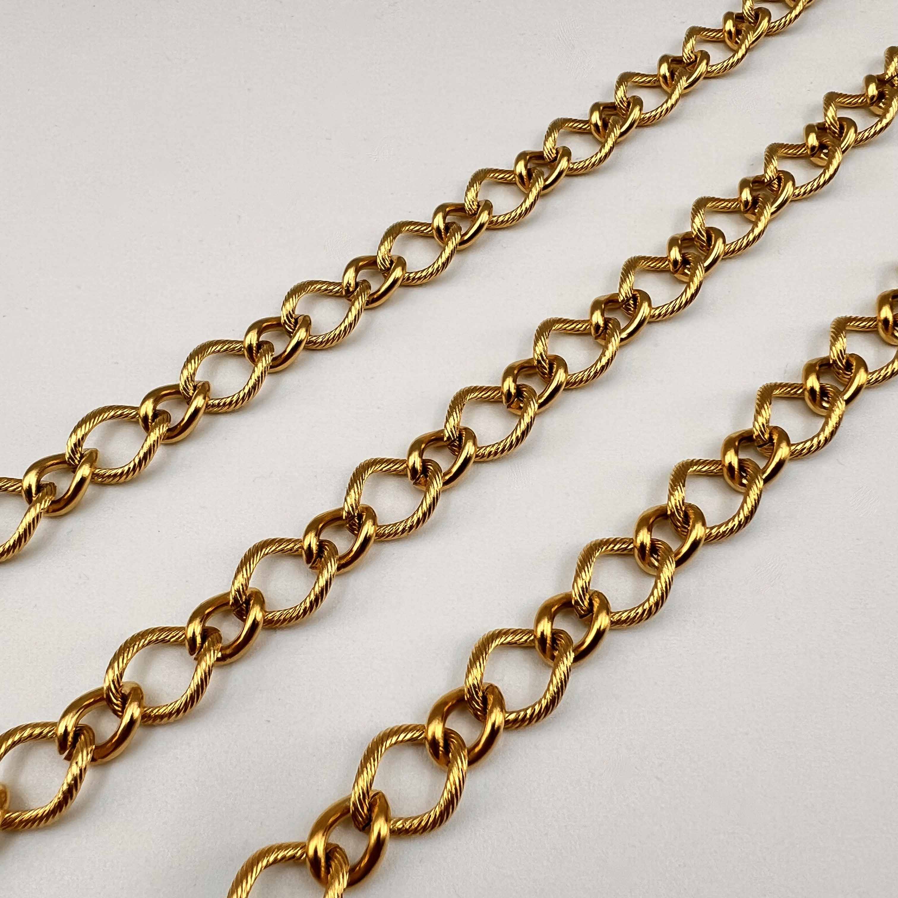 Chaîne ovale ondulée