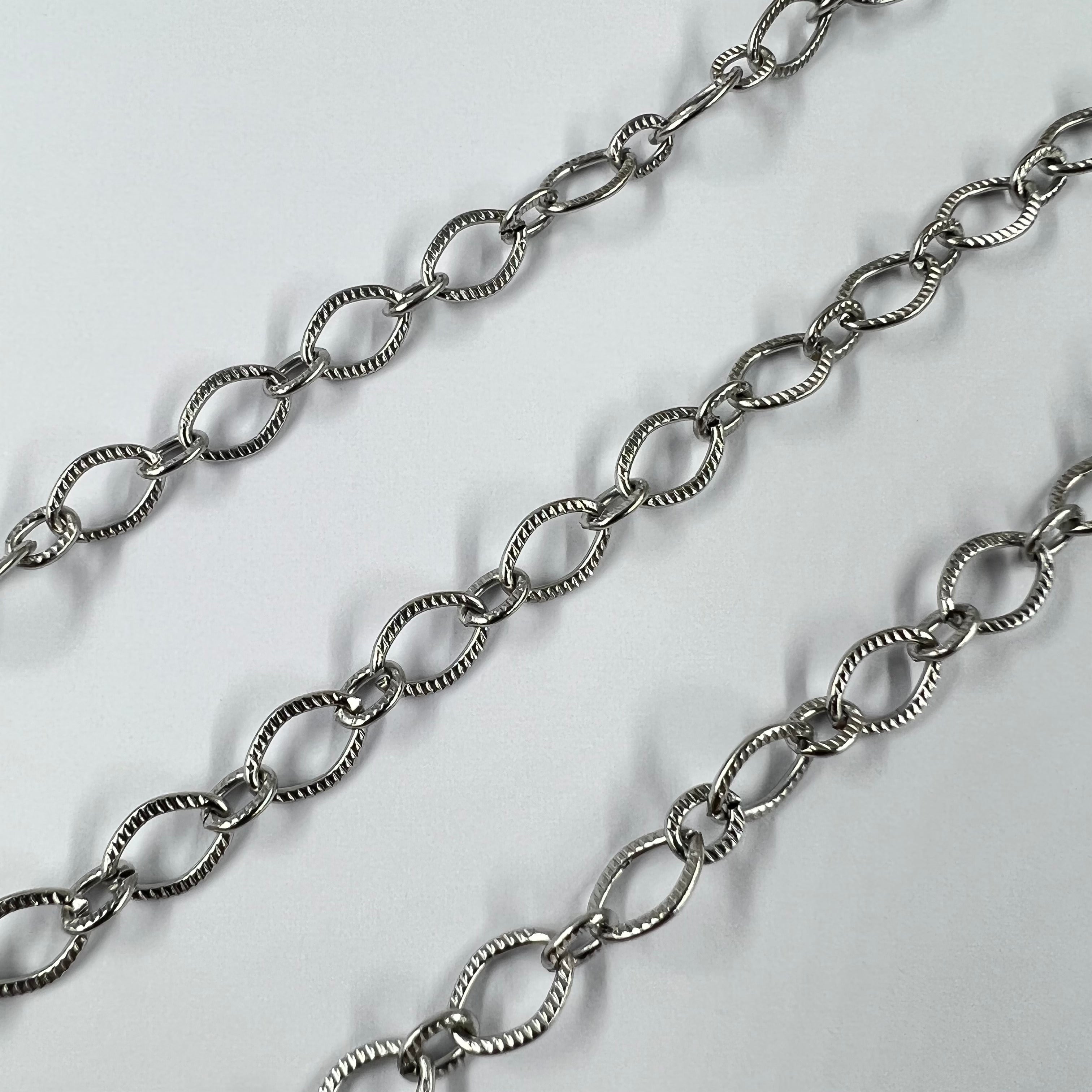 Chaîne oeuf strié plat alternée