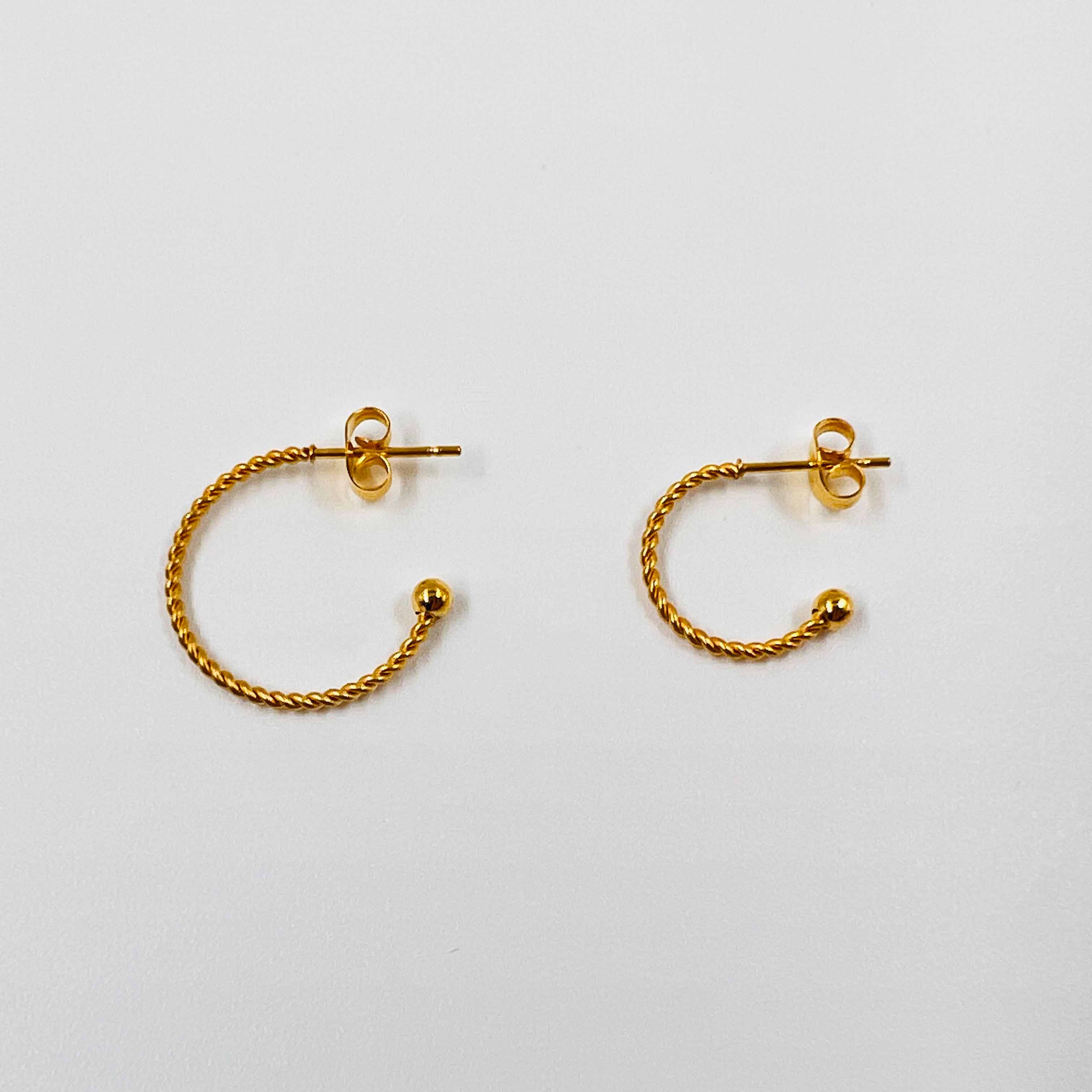 Créoles semi-ouvertes torsadées