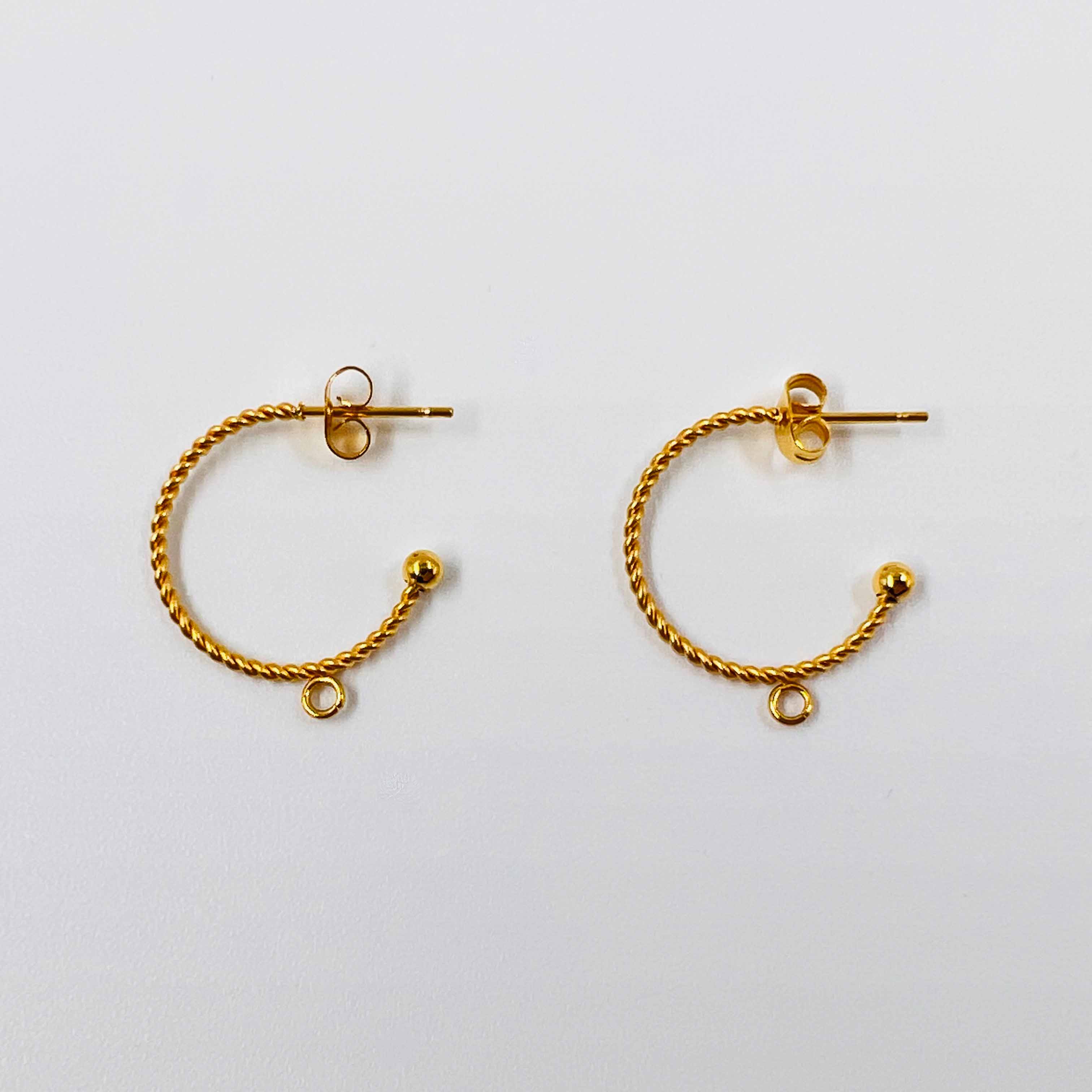 Créoles semi-ouvertes torsadées avec boucle