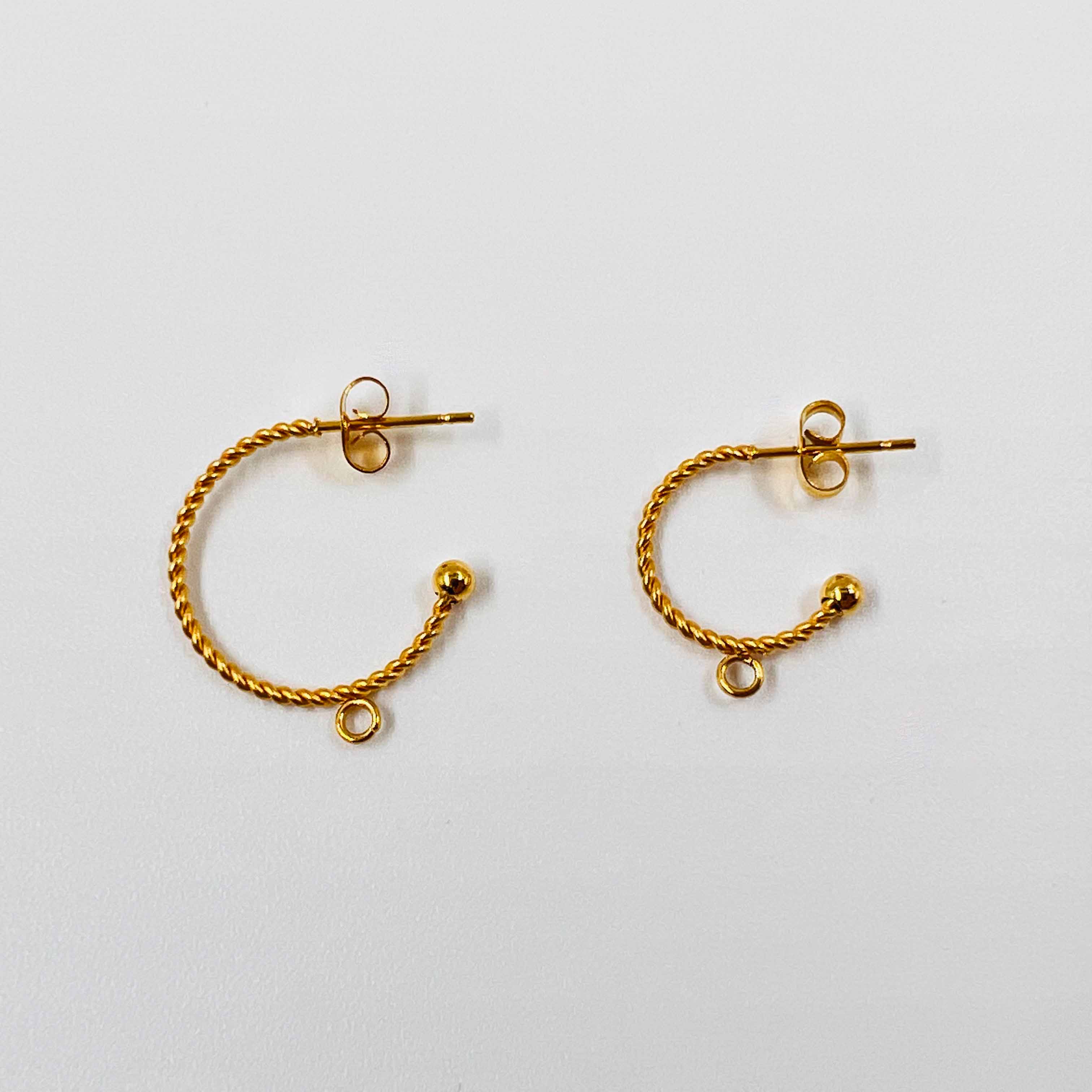 Créoles semi-ouvertes torsadées avec boucle