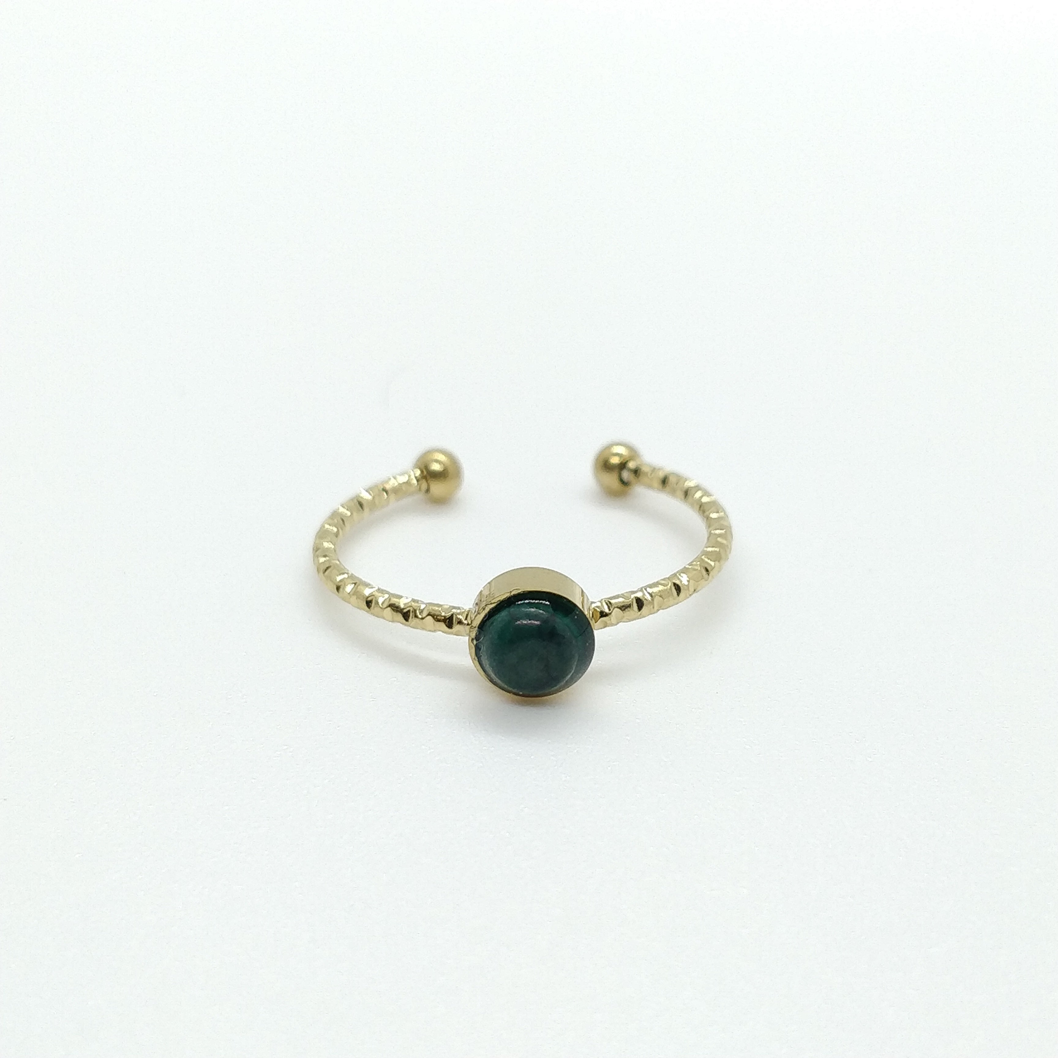 Bague fine à pierre ronde