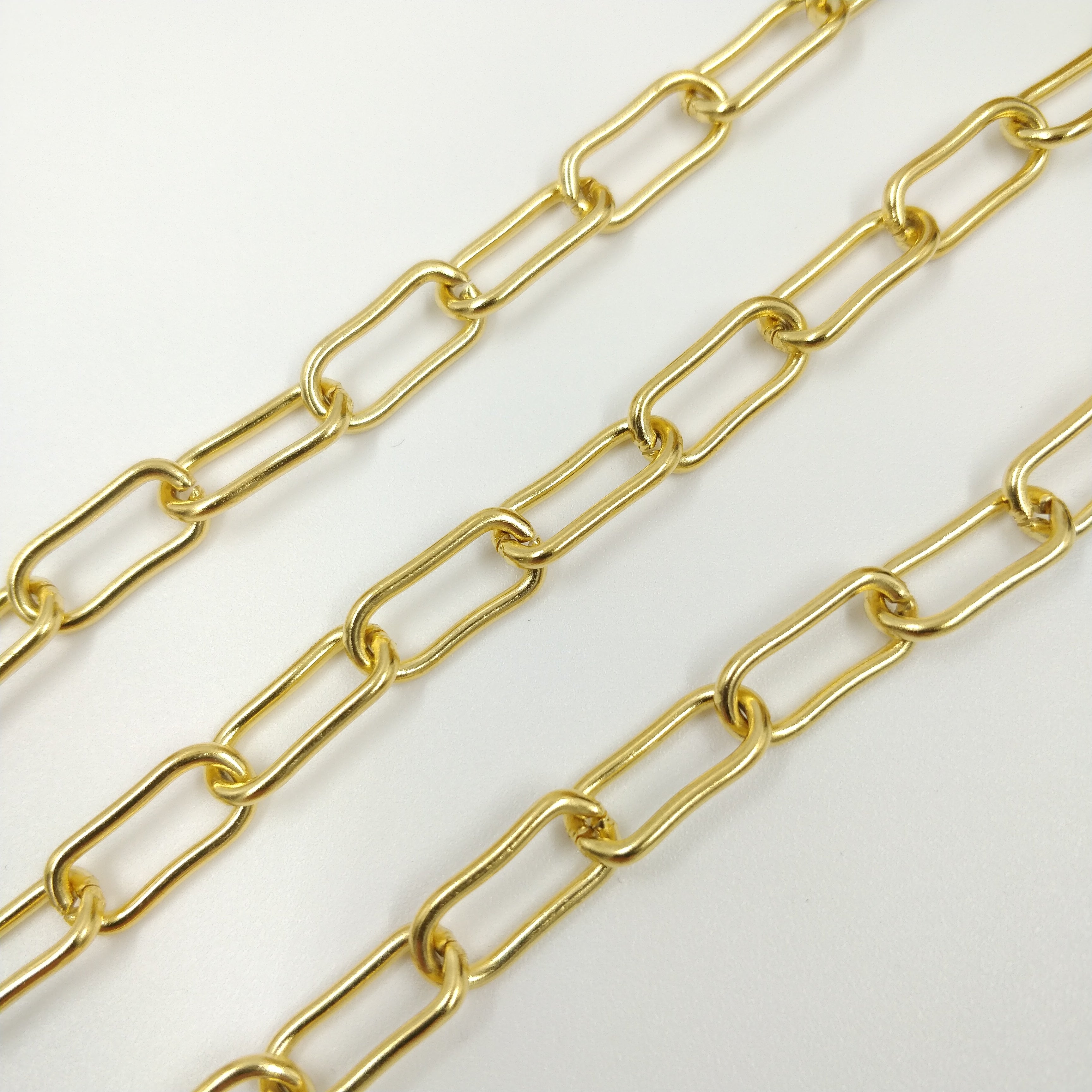 Chaîne trombone incurvée