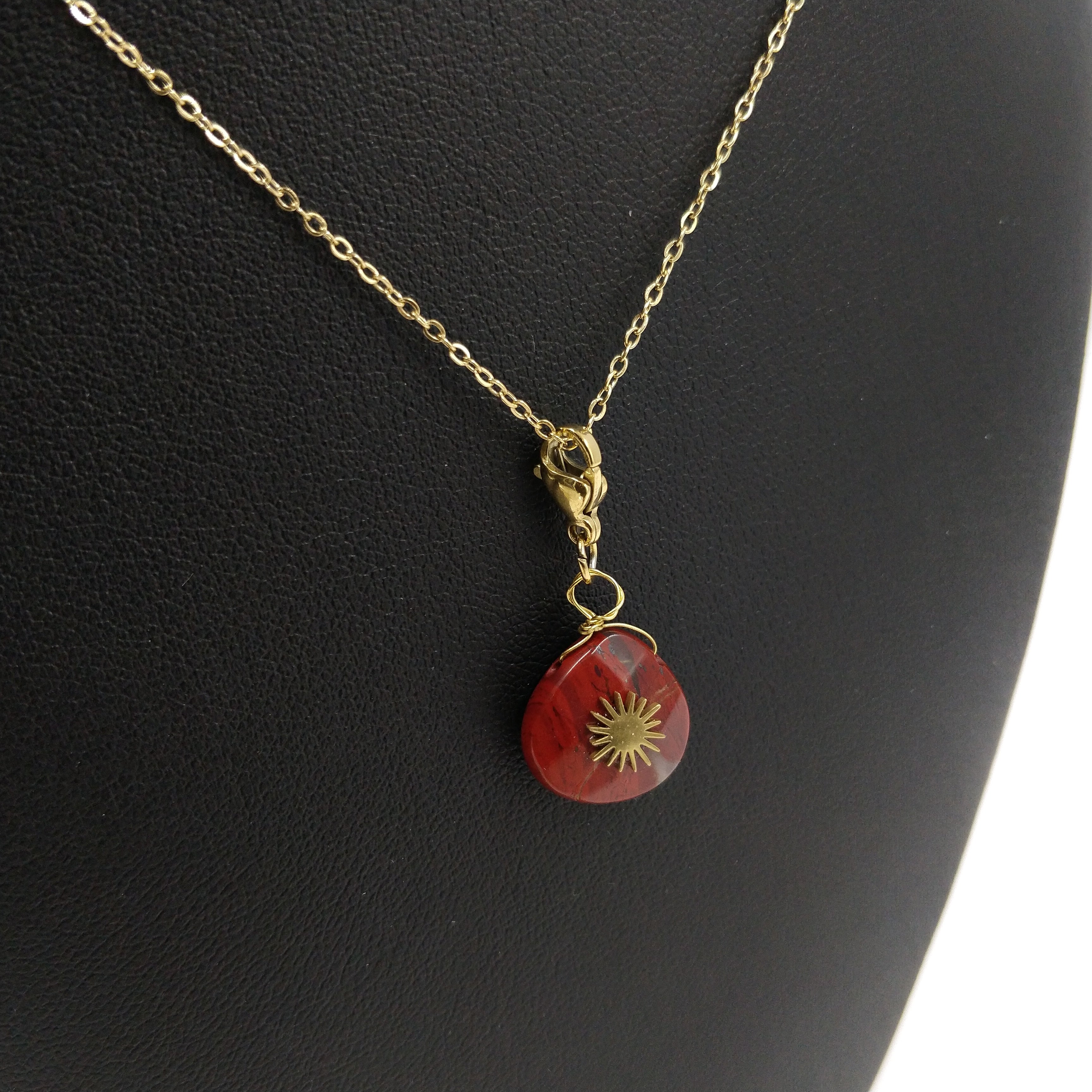 Charm soleil rouge
