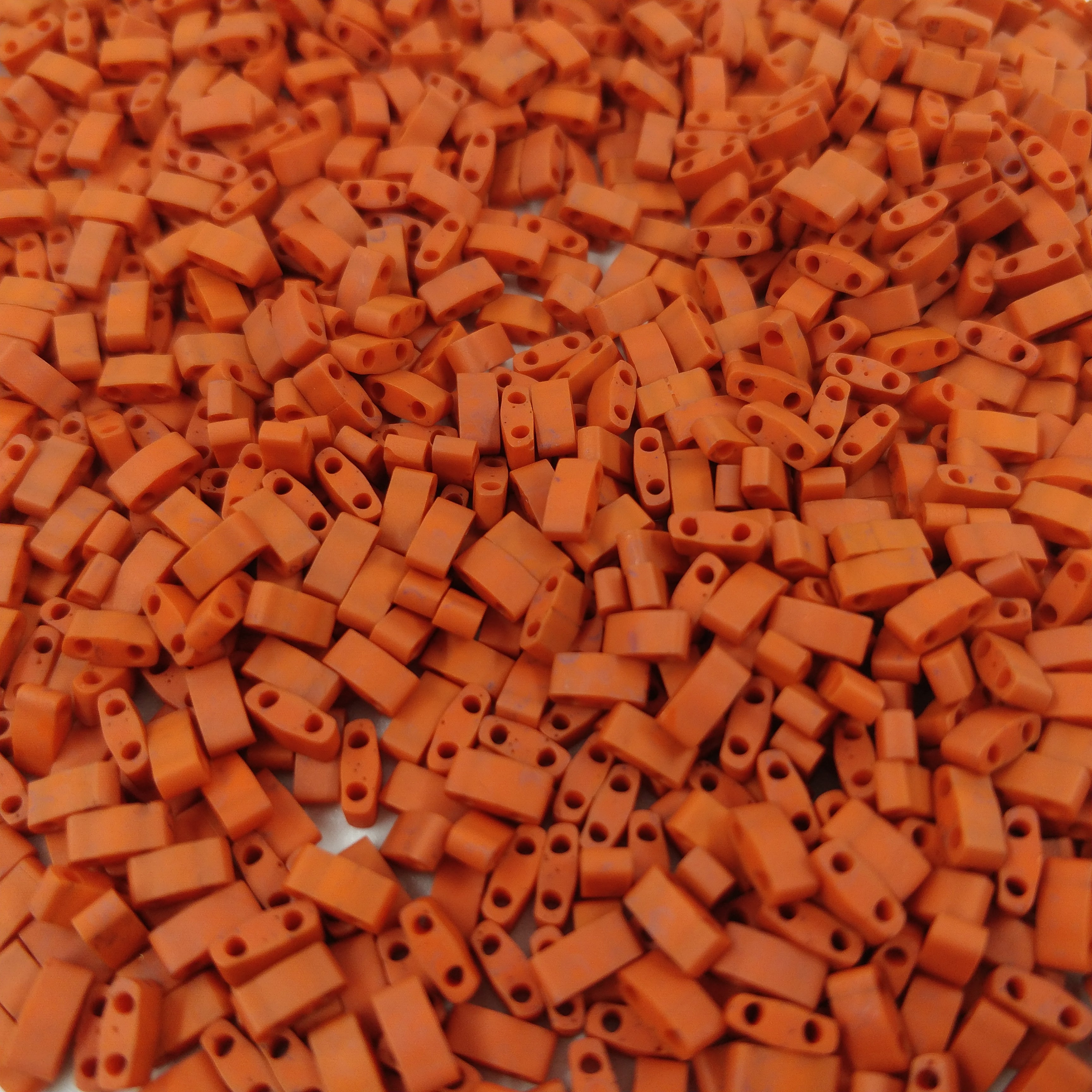 Miyuki HTL - plusieurs coloris 2.3x5mm 5g