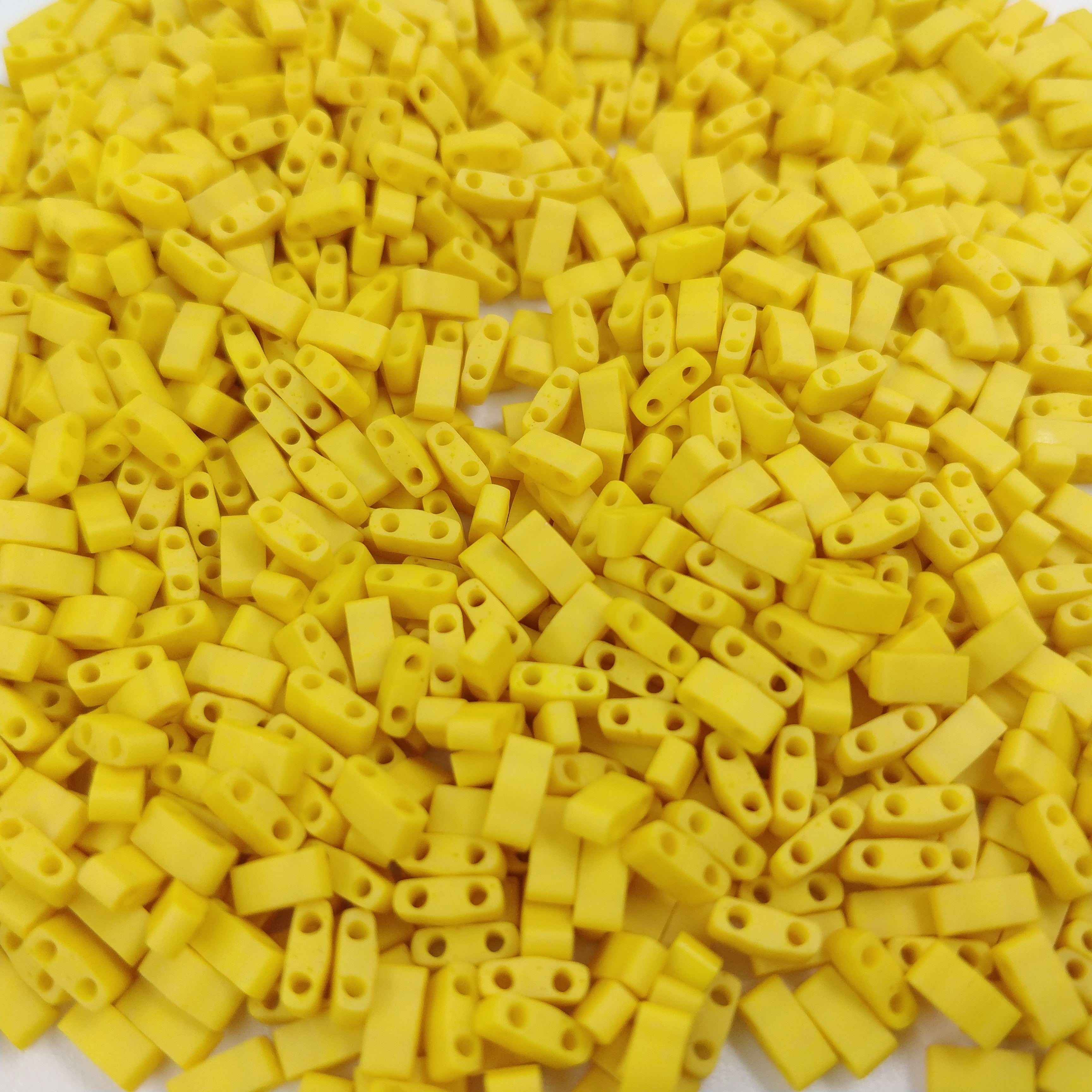 Miyuki HTL - plusieurs coloris 2.3x5mm 5g