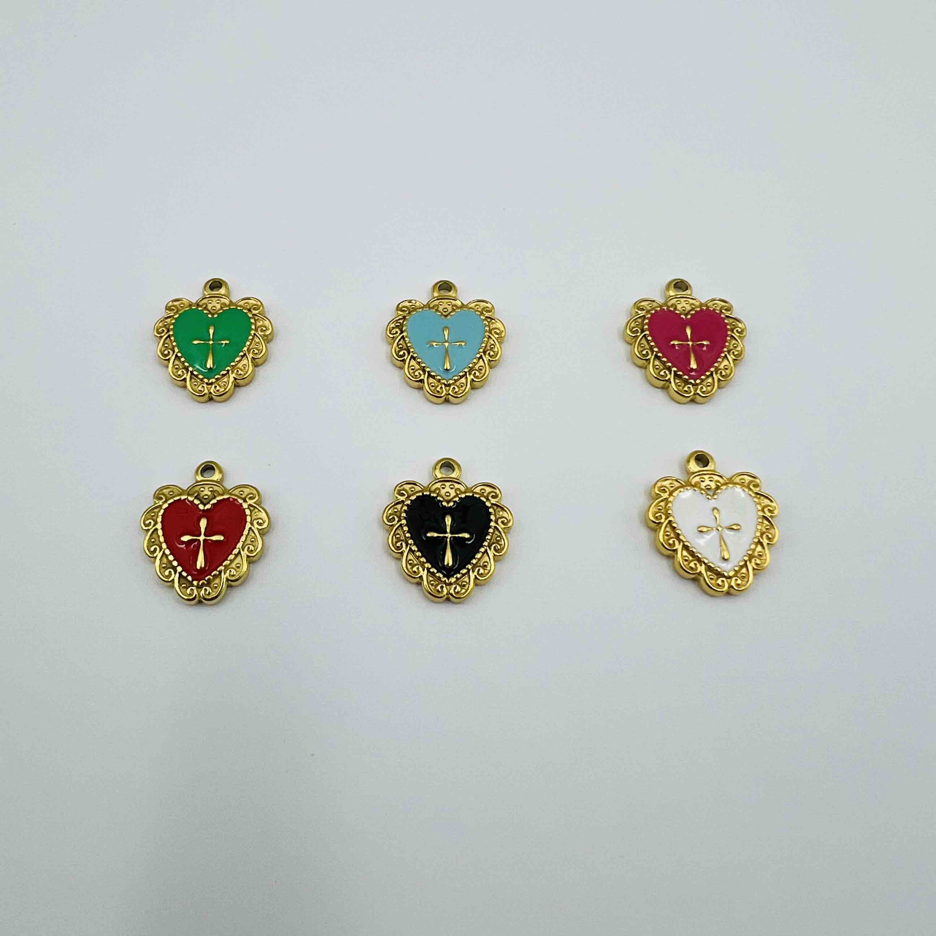 Cœur émaillé avec croix (20x14mm)