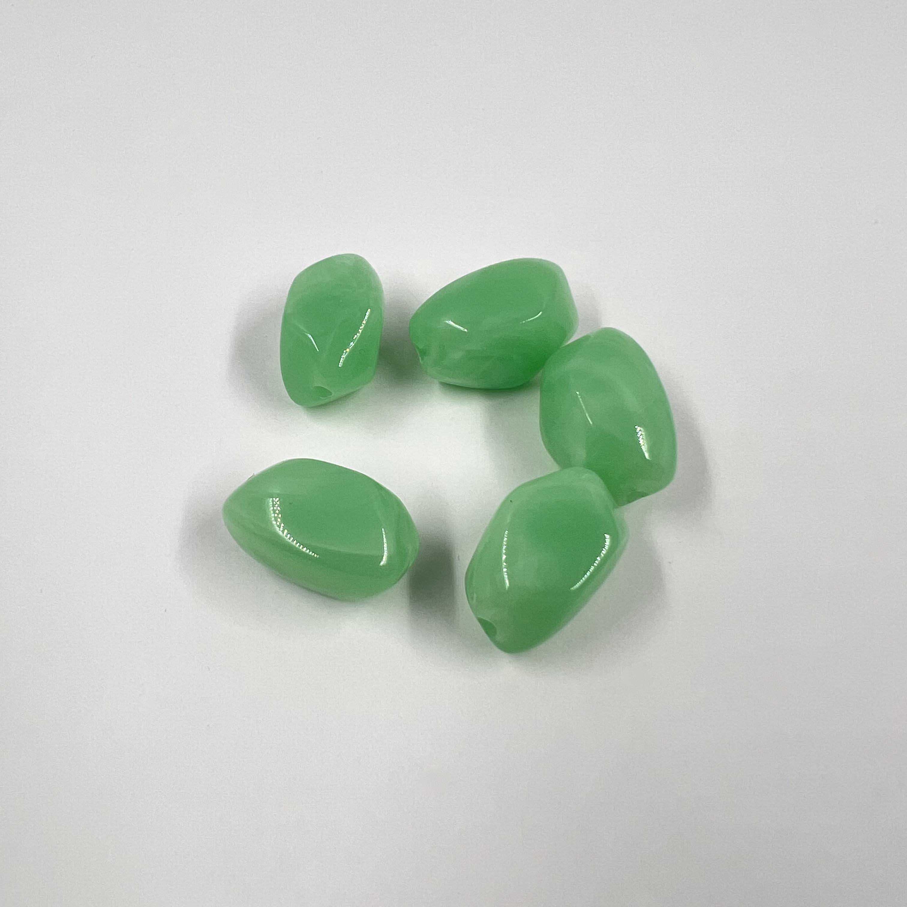 Perles graines acrylique x5