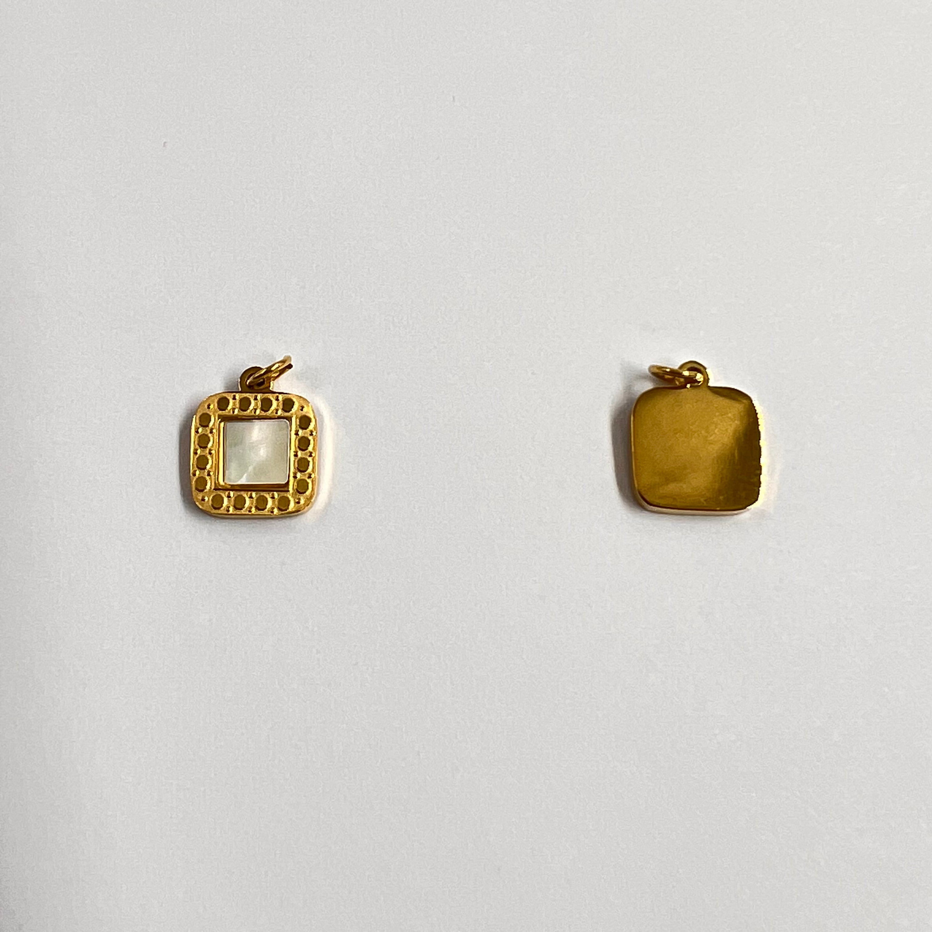 Pendentif carré nacré