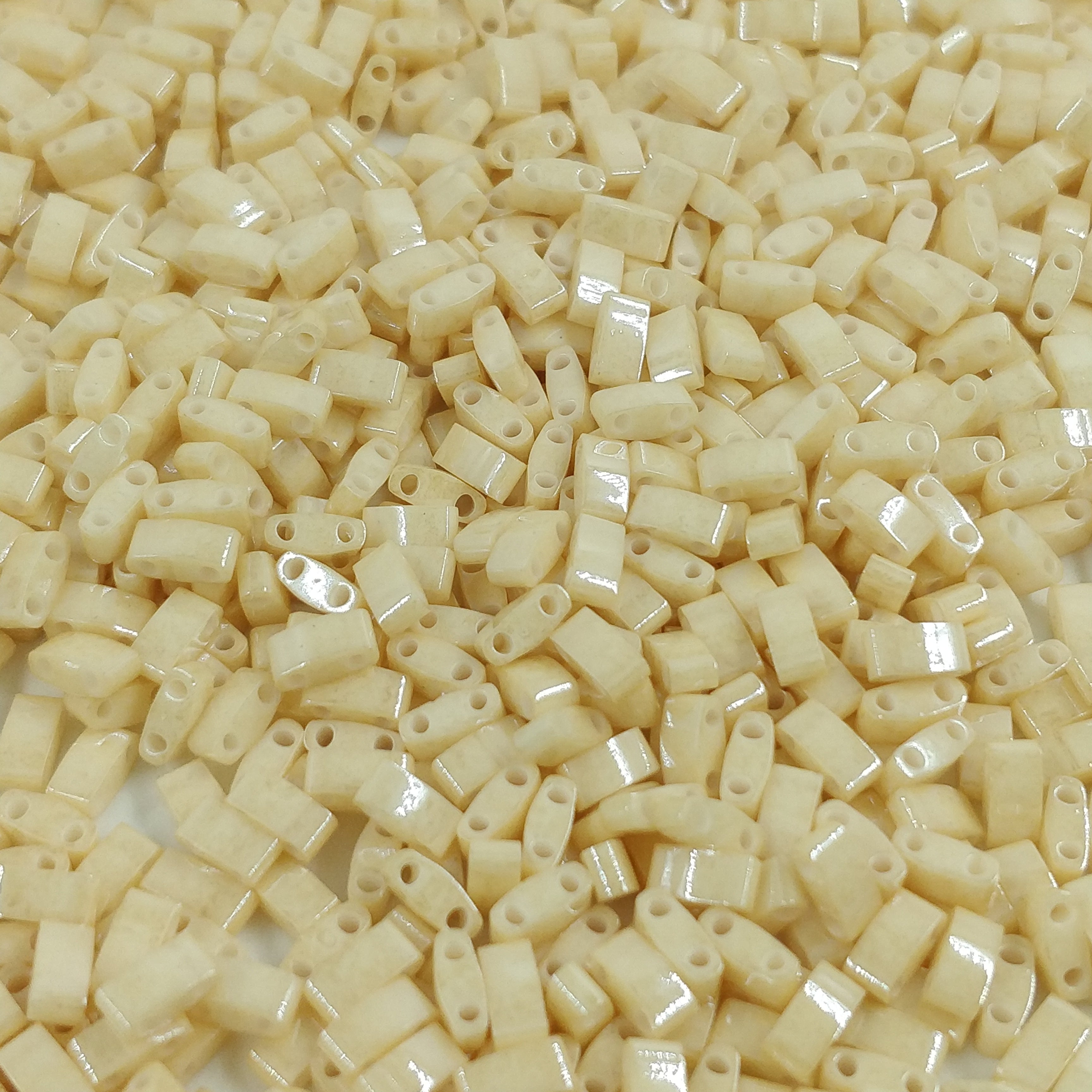 Miyuki HTL - plusieurs coloris 2.3x5mm 5g