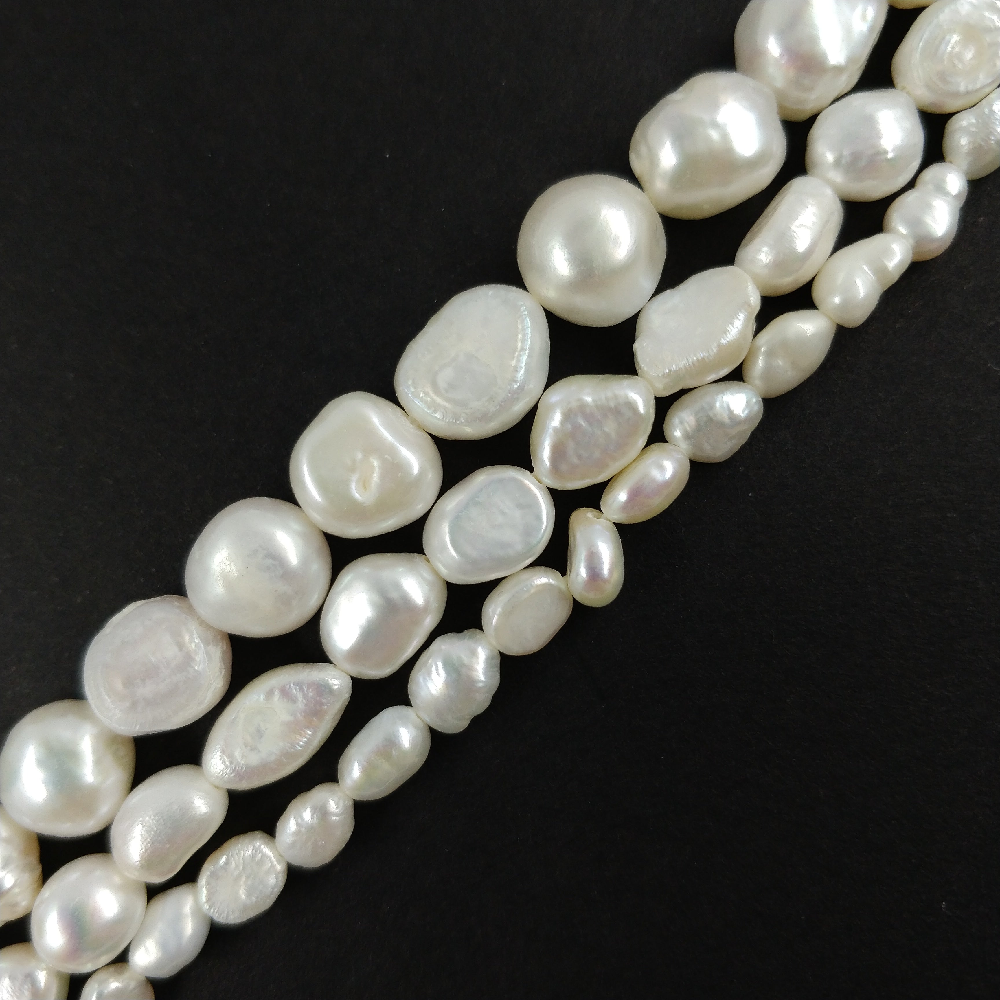 Perles d'eau douce olive irrégulière